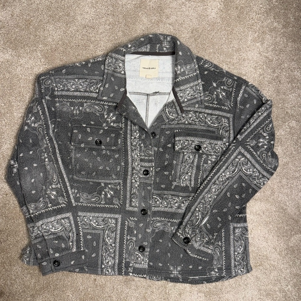 Bandana print grey & white shacket